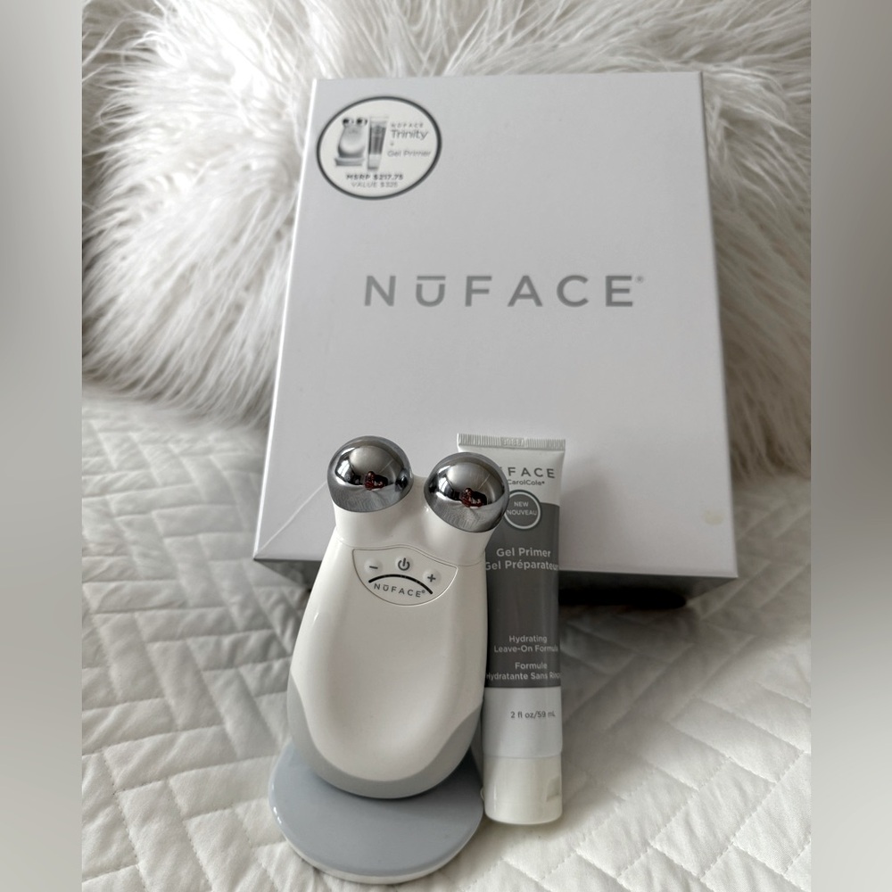 Nuface Trinity microcurrent unit. Excellent condition like new.